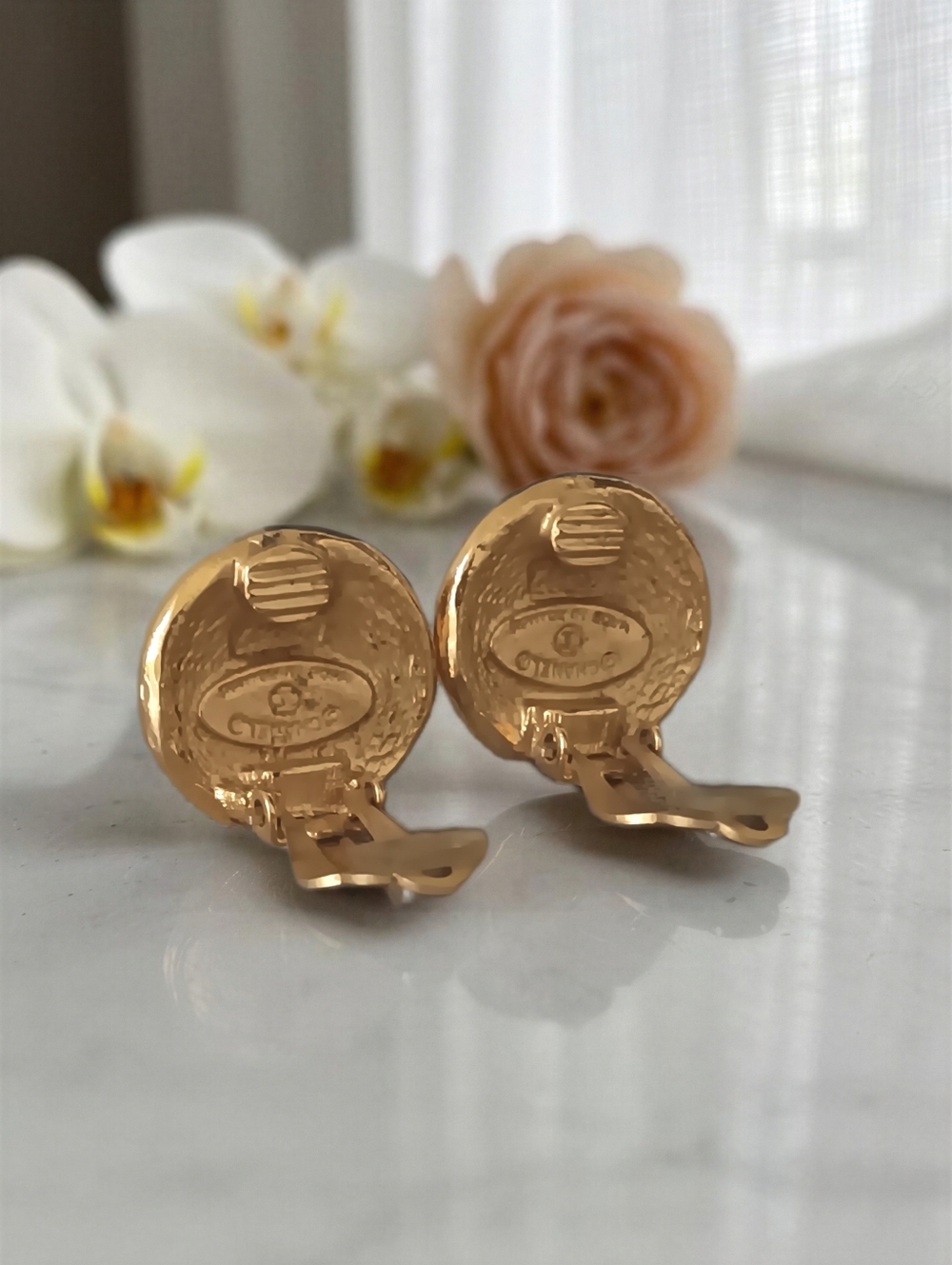 CHANEL Gold Coin Button Stud EarringsVintage Chanel 31 Rue Cambon 24K Gold Plate - Picture 6 of 8